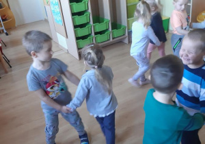 Zabawa taneczna przy piosence "Prawa dziecka"